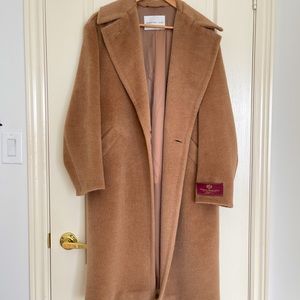 *BRAND NEW* Babaton Teddy Coat